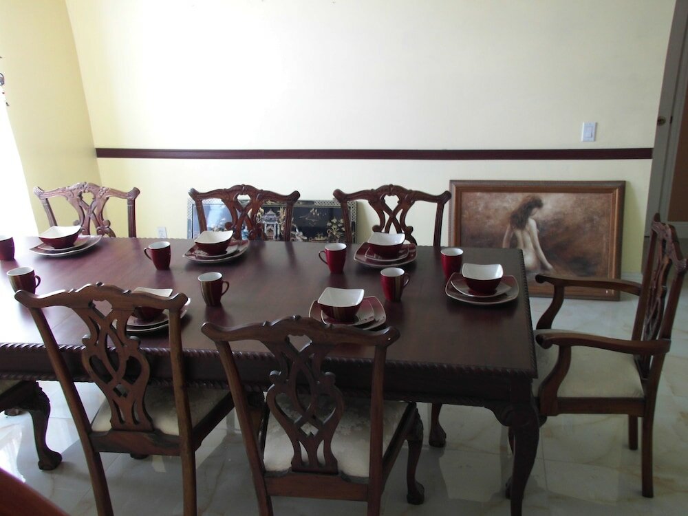 Фото Dawson's House