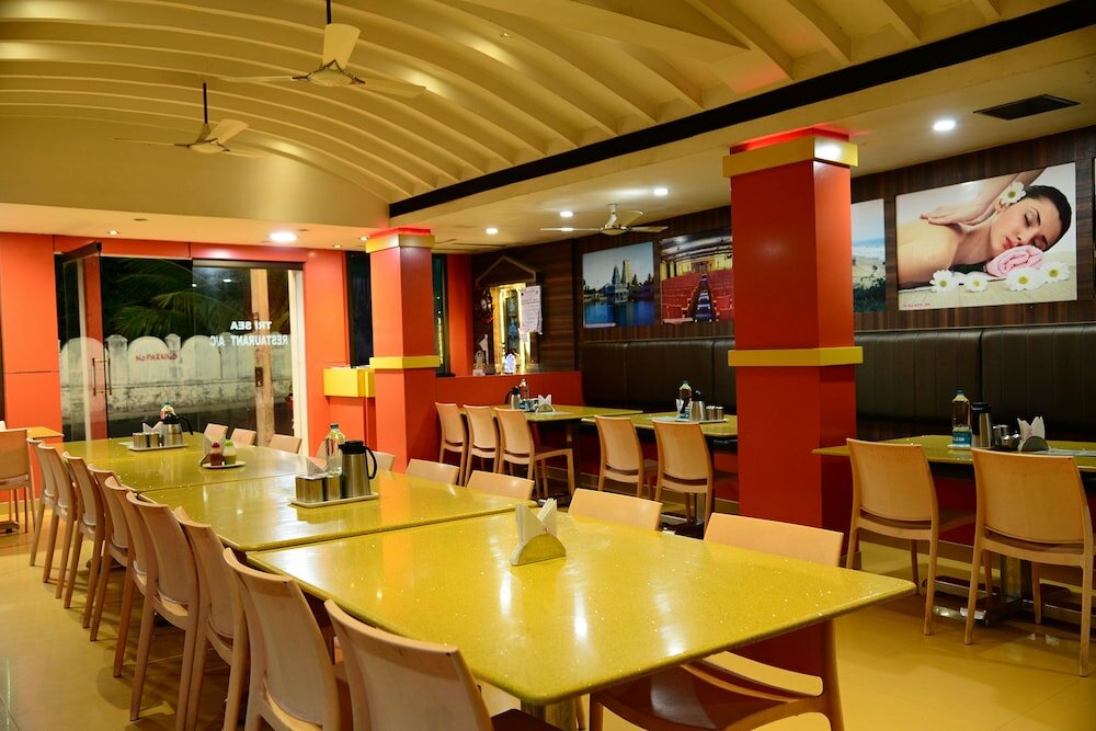 Фото Tri Sea Hotel