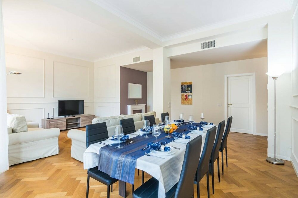 Фото Luxury 3 Bedrooms Near Duomo