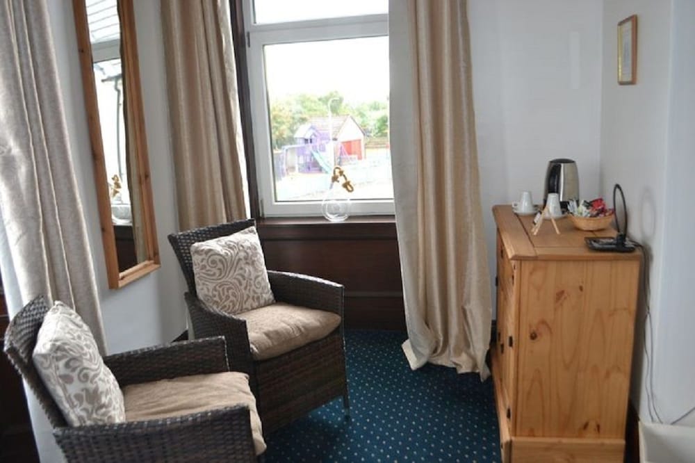 Фото Redhall Arms Hotel