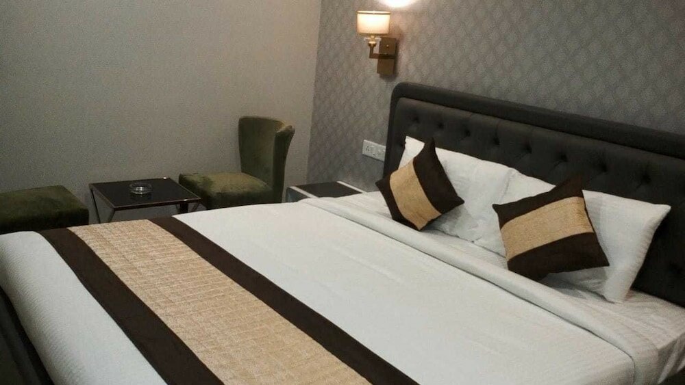 Фото Hotel Ramson Crown