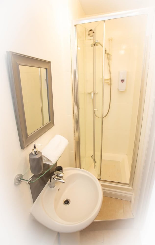 Фото The Ibrox Lodge