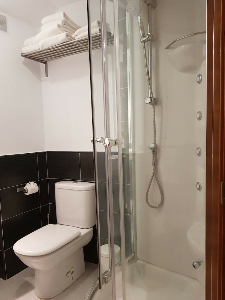 Фото Duplex University City Centre