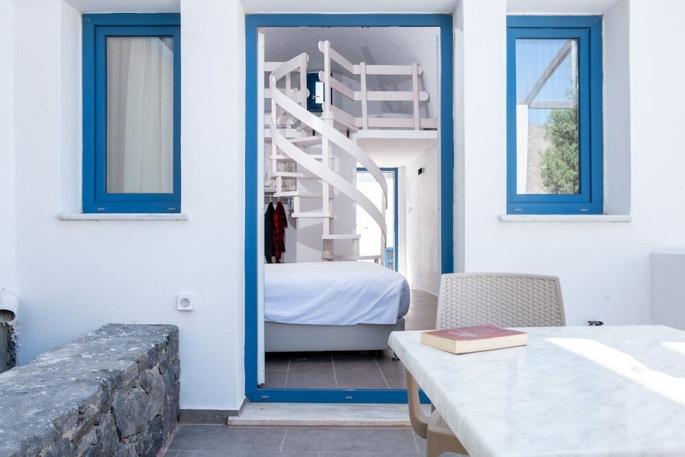 Фото Tristhenia Hotel