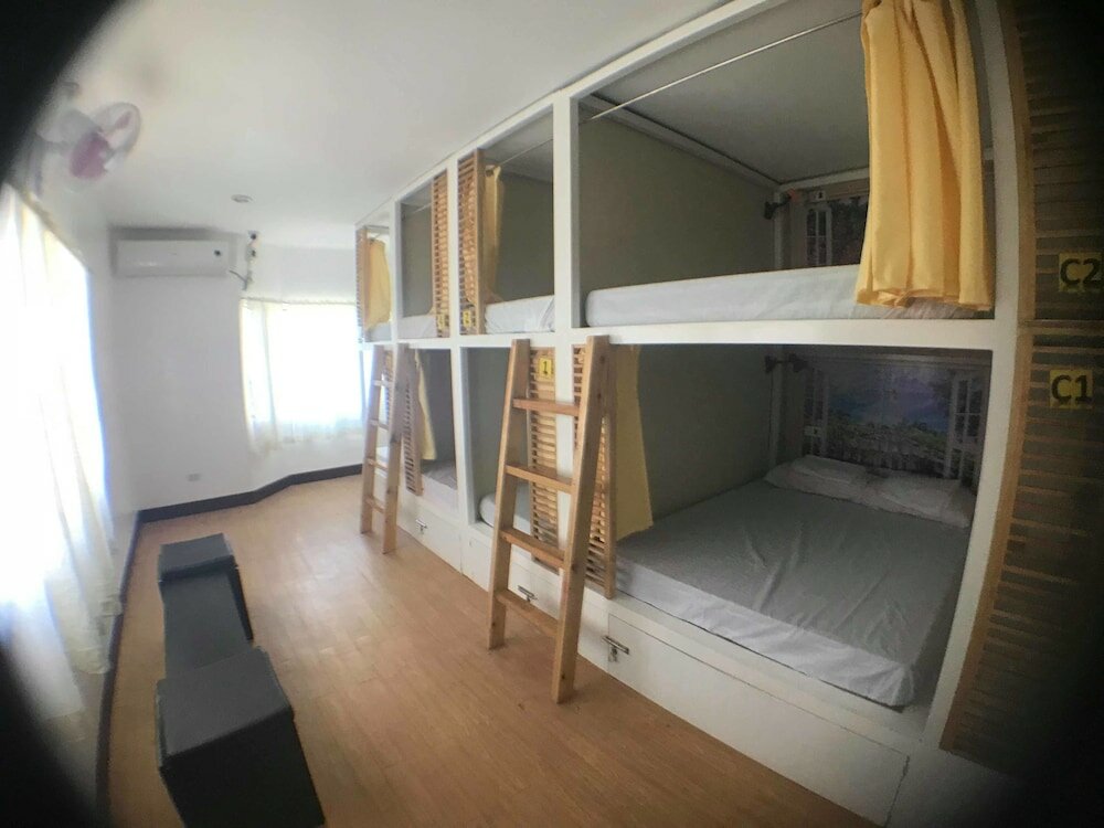 Фото His Capsule Hostel