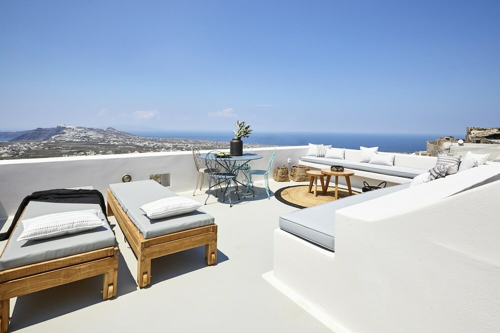 Фото White and Co. La Torre Suites