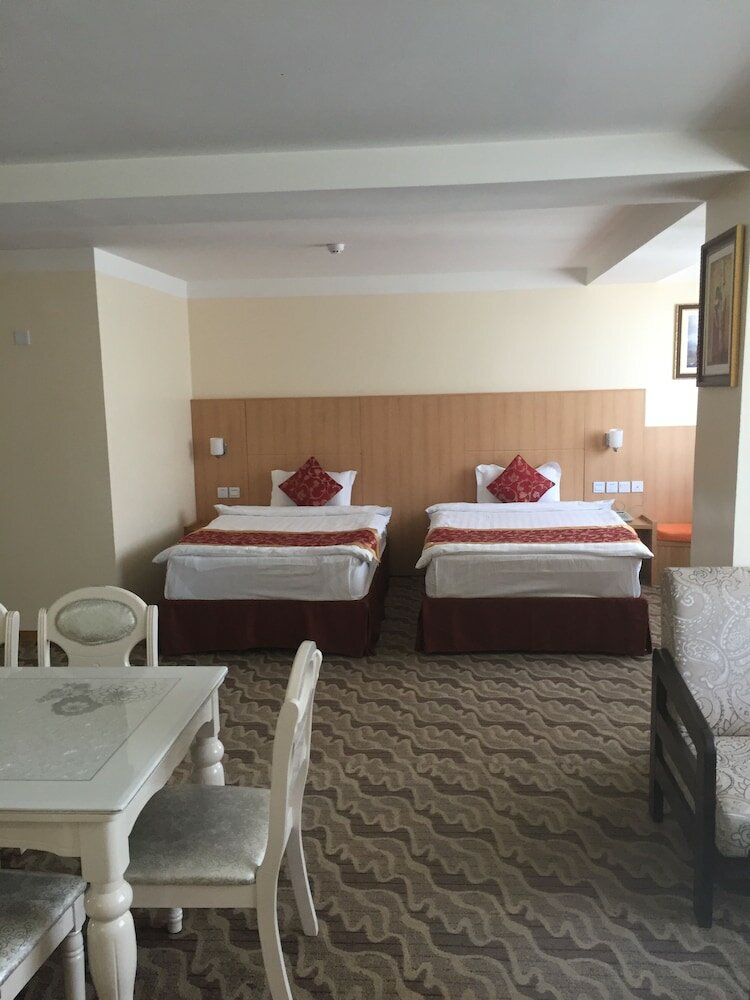 Фото Отель Очир титэм (Бриллиантовая корона)