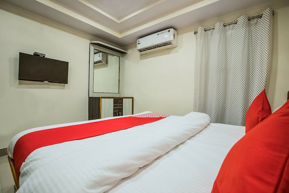 Фото Oyo 12973 Hotel Crystal