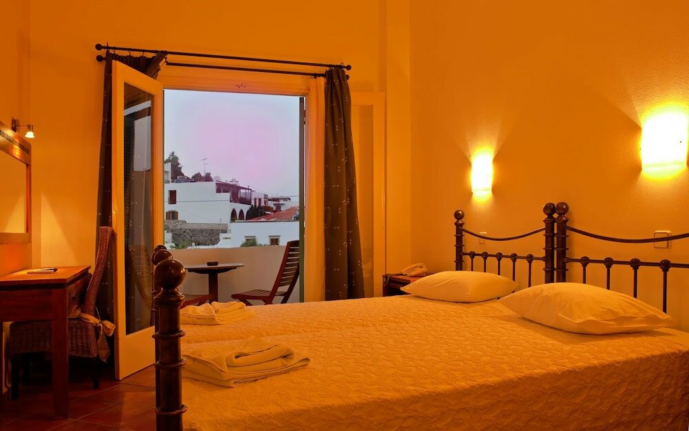 Фото Chris Hotel