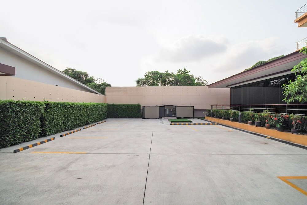 Фото Sriracha Biz Residence