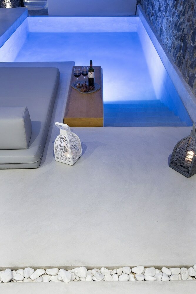 Фото June Twenty Suites