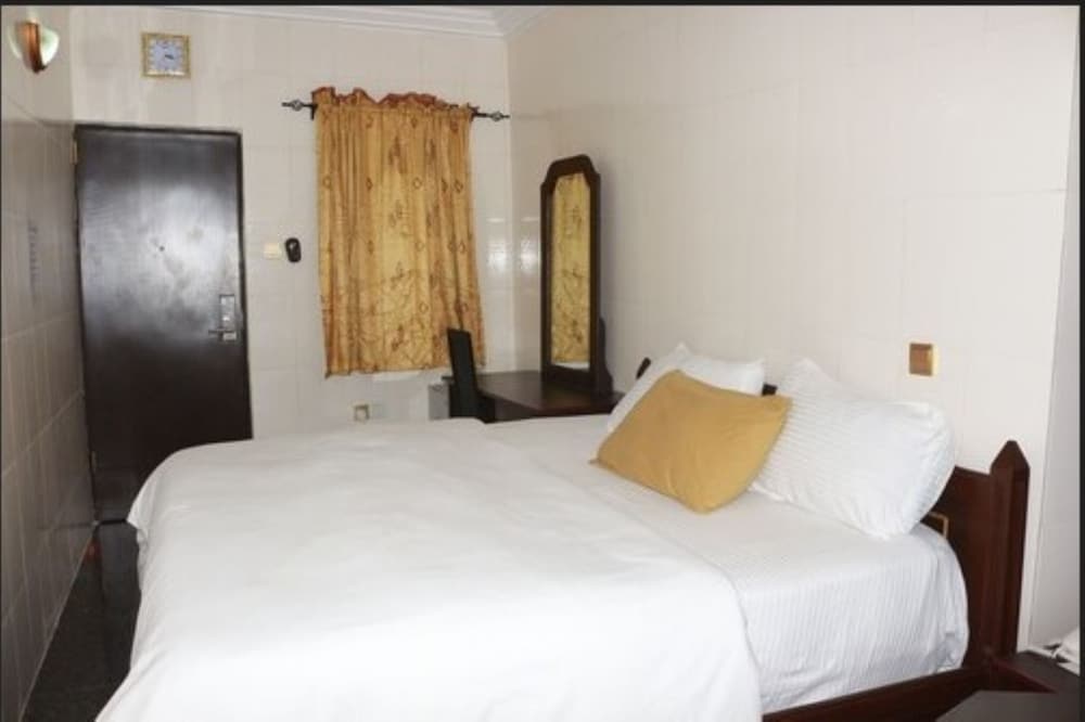 Фото Cute Villa Hotel and Suites