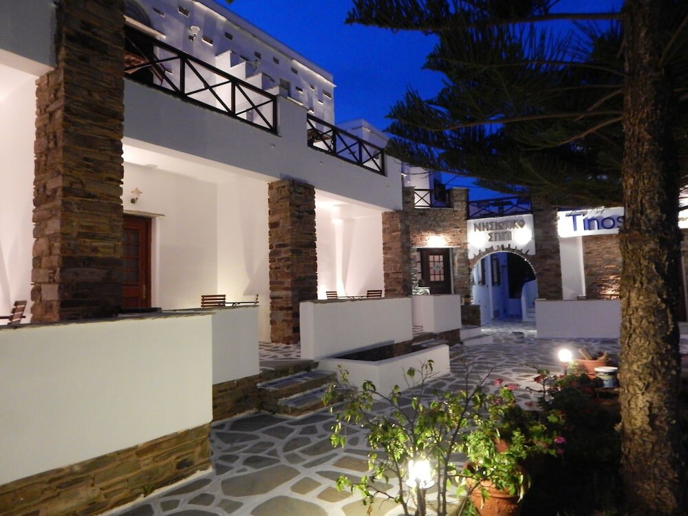 Фото Tinos Suites & Apartments