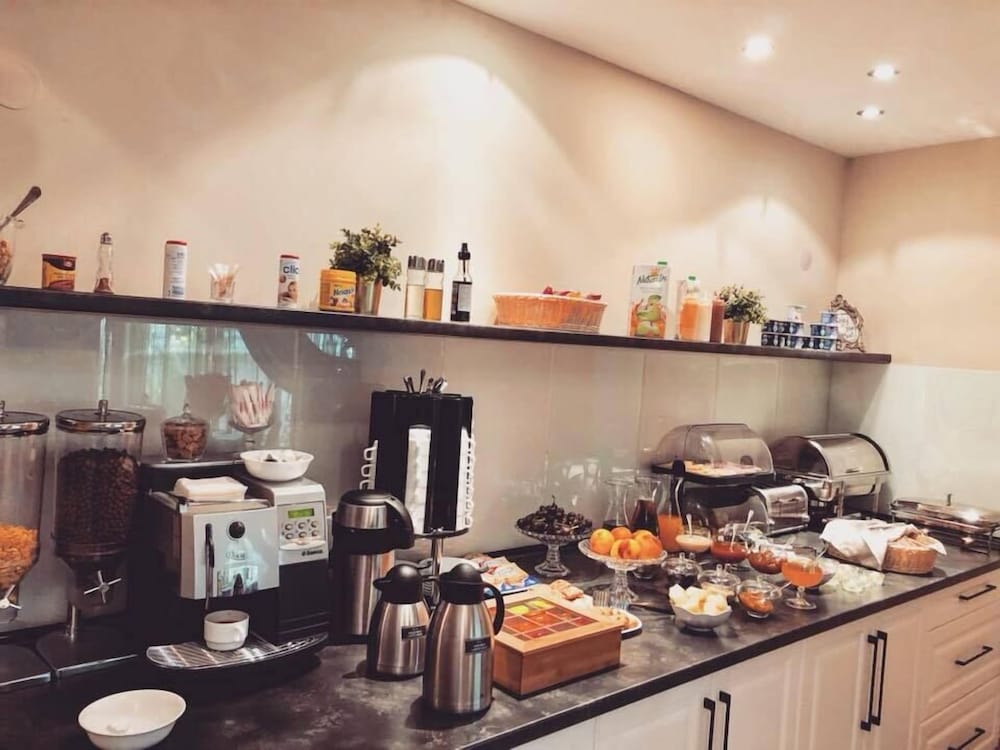 Фото Mon Ami Villa