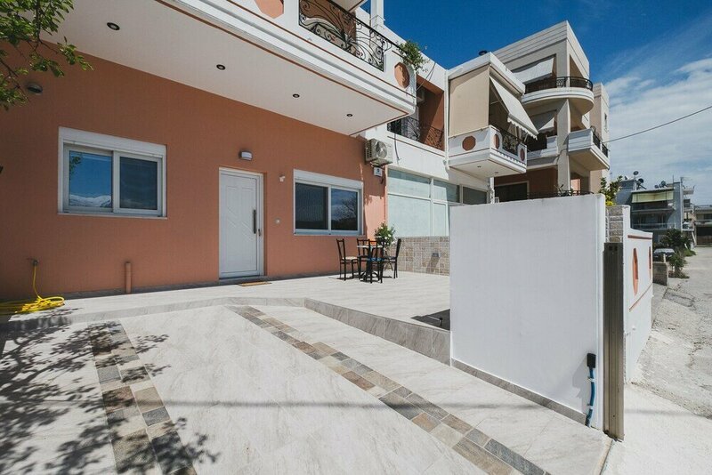Гостиница Spacious & New fully equipped Home with Parking
