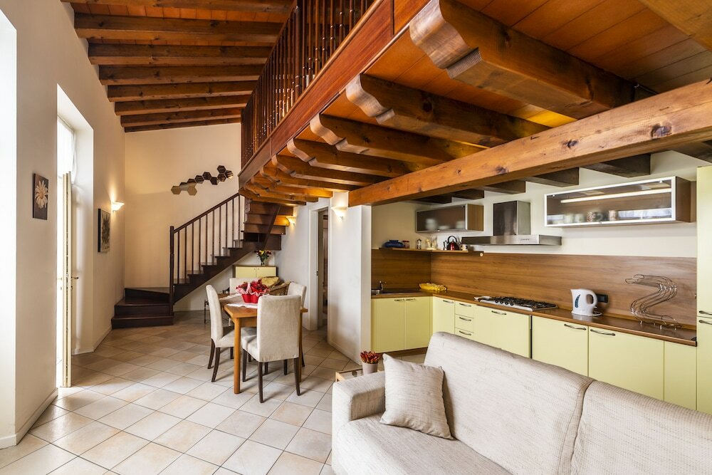 Фото Flowers Apartments