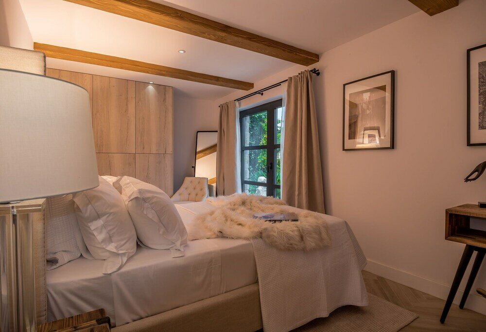 Фото Beachfront Villa Feodora Grande