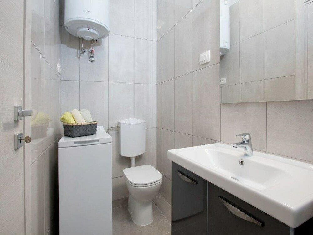 Фото Pleasant Oriana Apartment near Sea