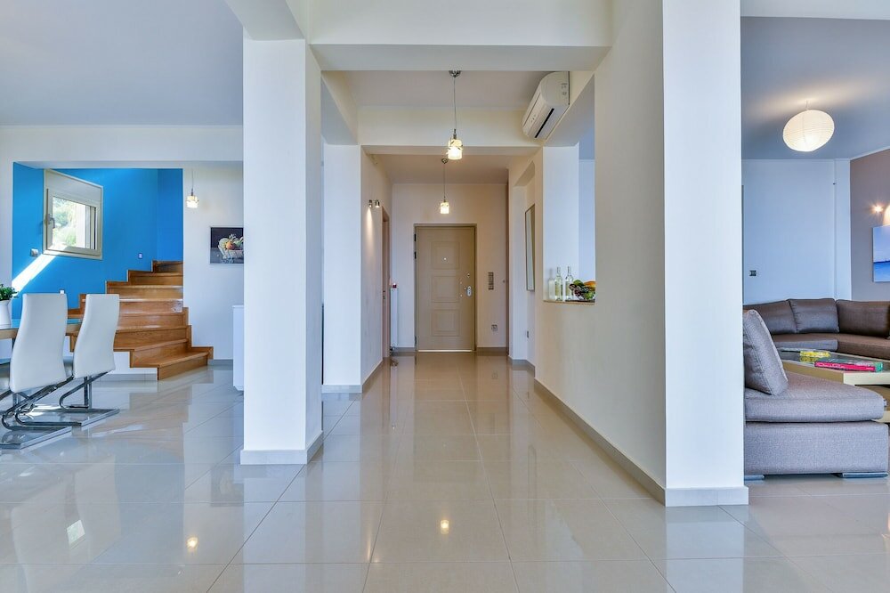 Фото Villa with Striking views over the infinity Pool