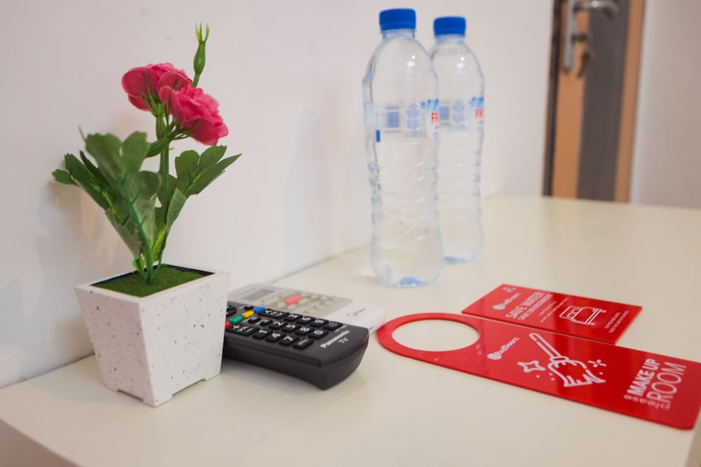 Фото RedDoorz near Plaza Araya 2