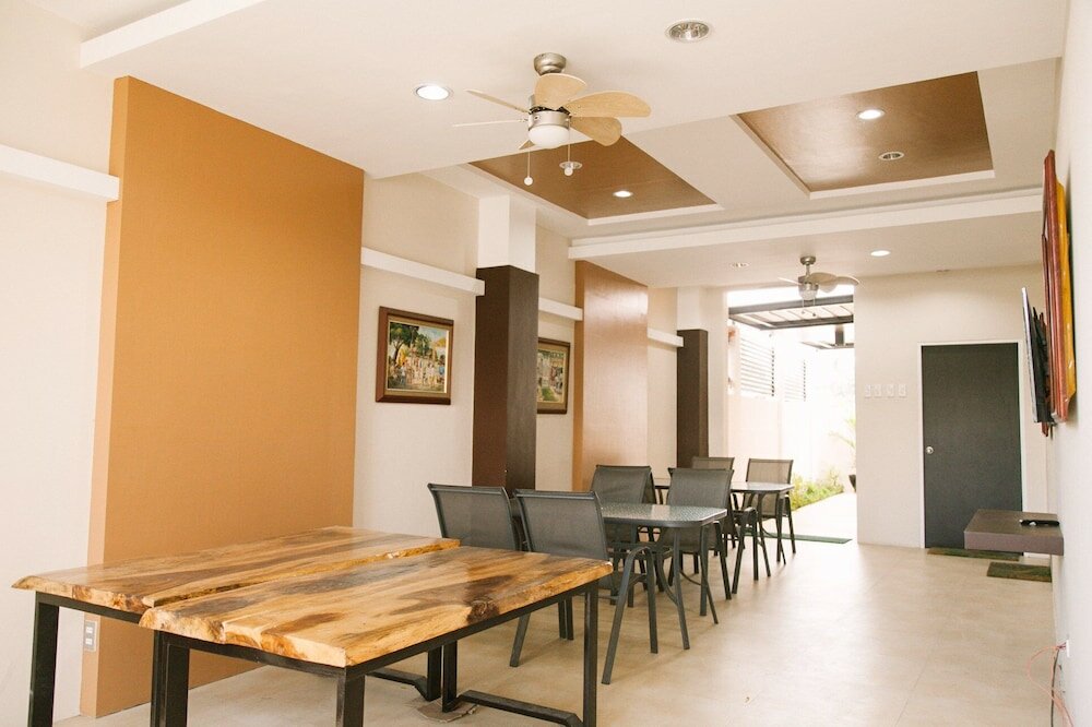 Фото The Royale House Travel Inn and Dormitel