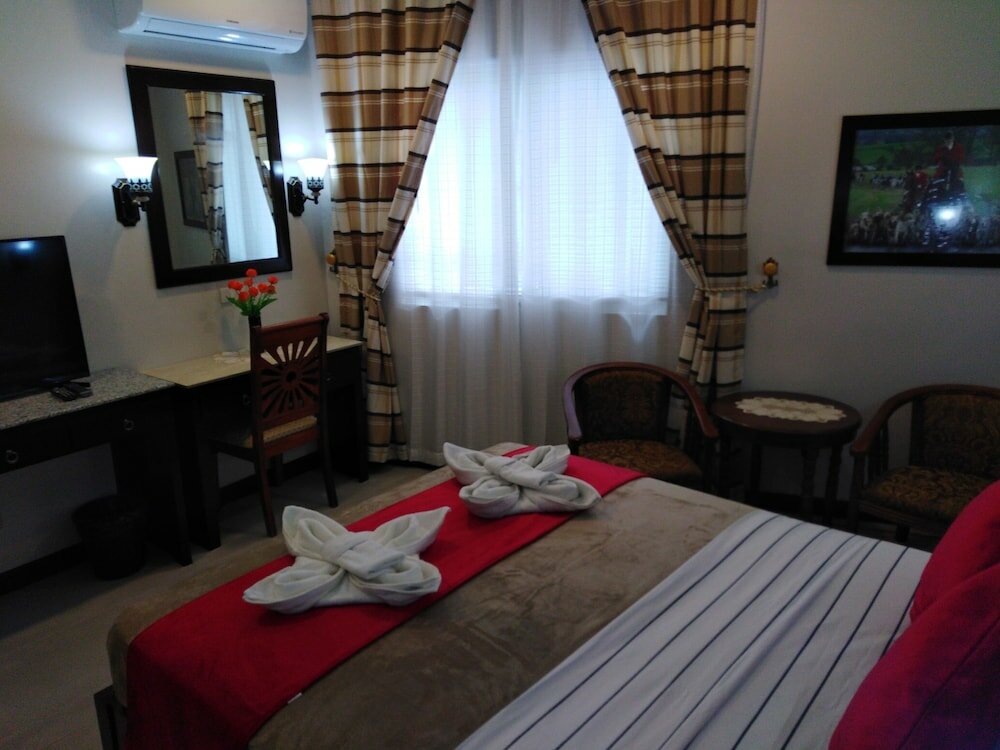 Фото Venezia Suites Hotel