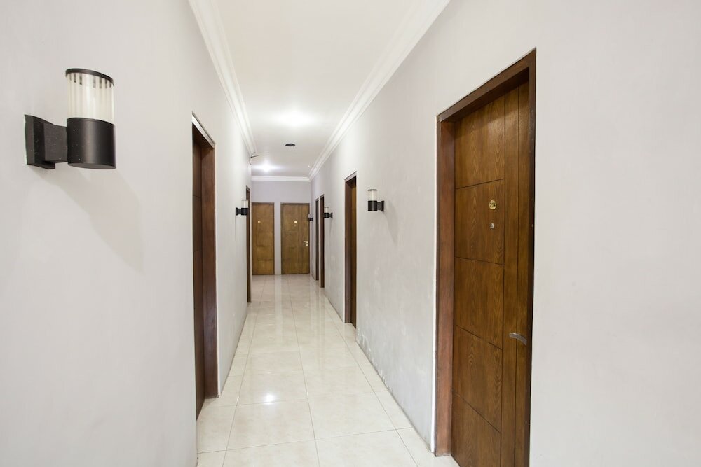 Фото RedDoorz near Marvell City Mall