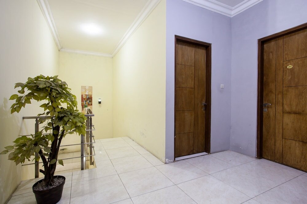 Фото RedDoorz near Marvell City Mall