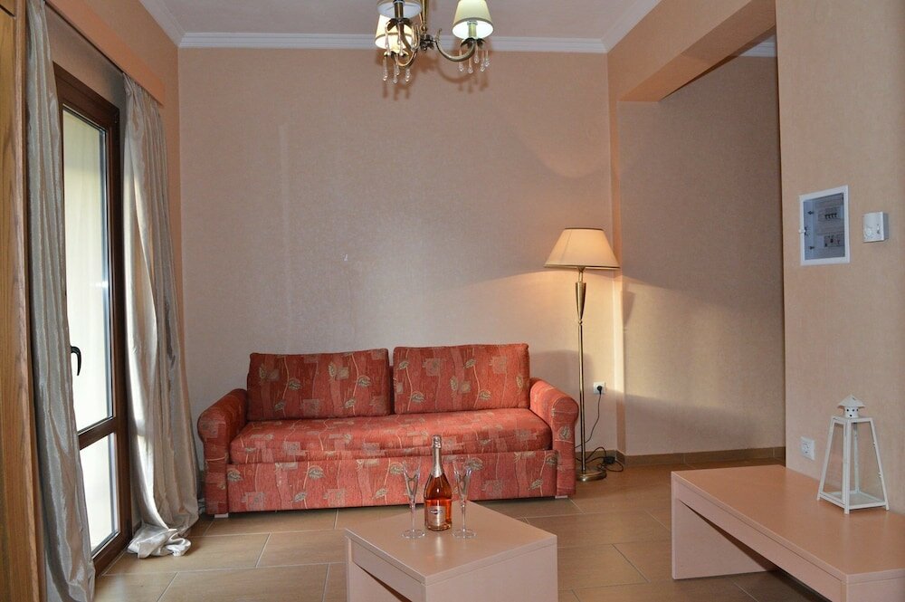 Фото Hotel Mikri Archontissa