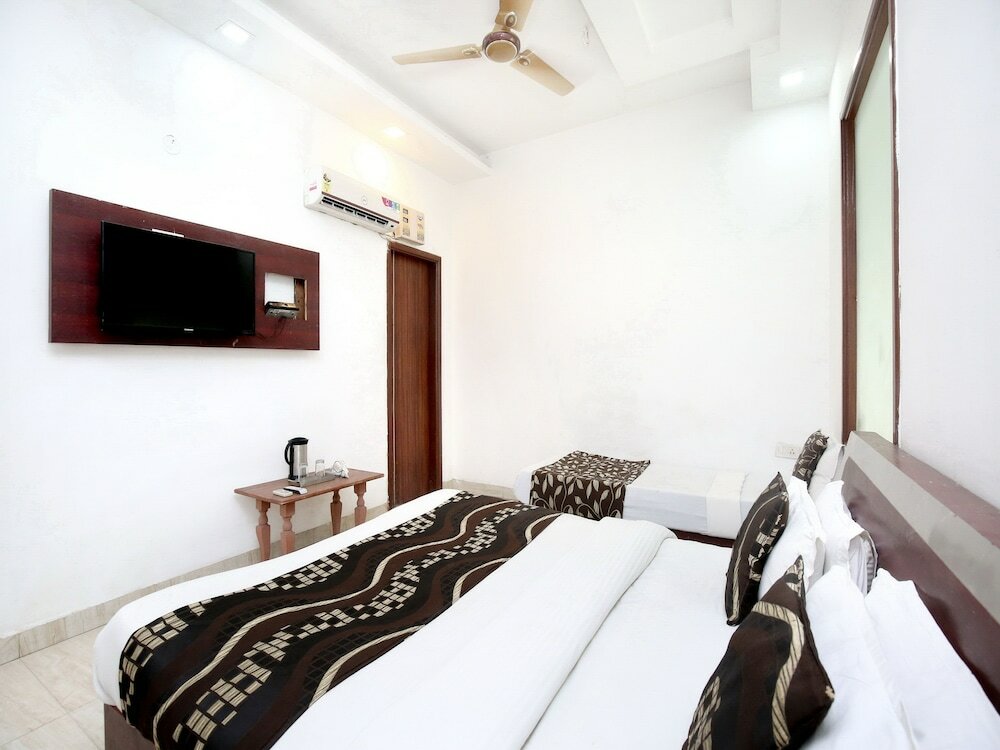 Фото Oyo 14515 Hotel Paras Regency