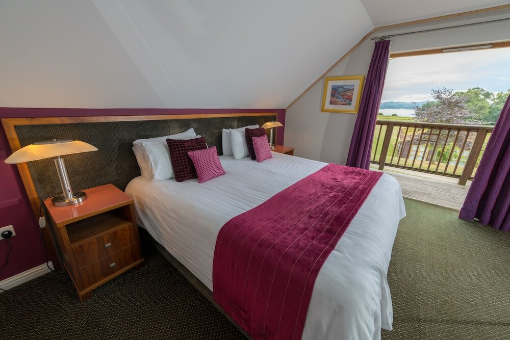 Фото Loch Lomond Waterfront Luxury Lodges