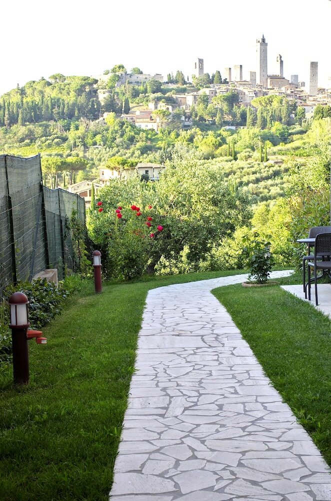 Фото B & B La Cornice - Gina Room With Bathroom and Private Terrace