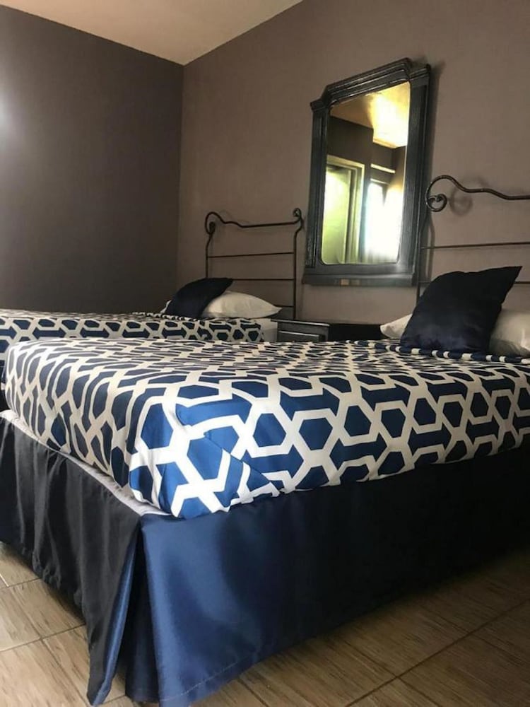 Фото Casa Zapopan Hotel