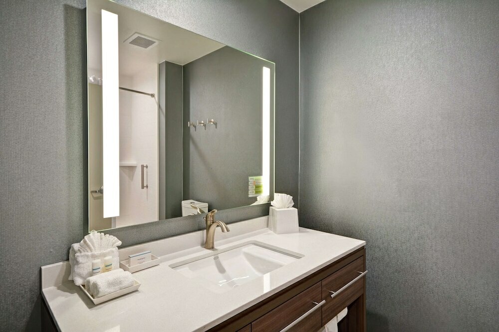 Фото Home2 Suites by Hilton Plano Legacy West