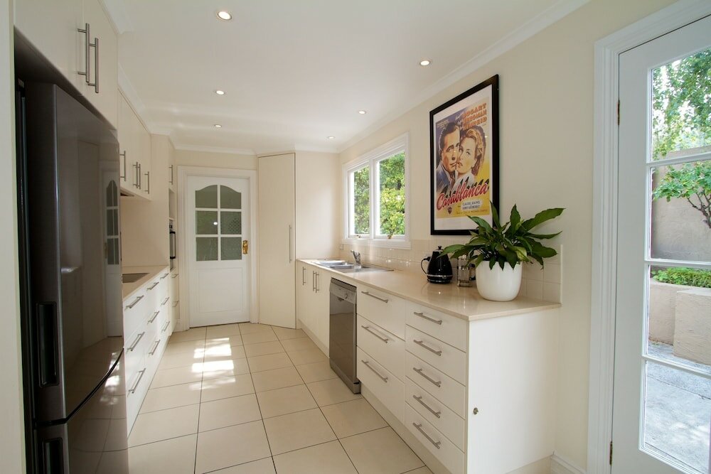 Фото Strahan House