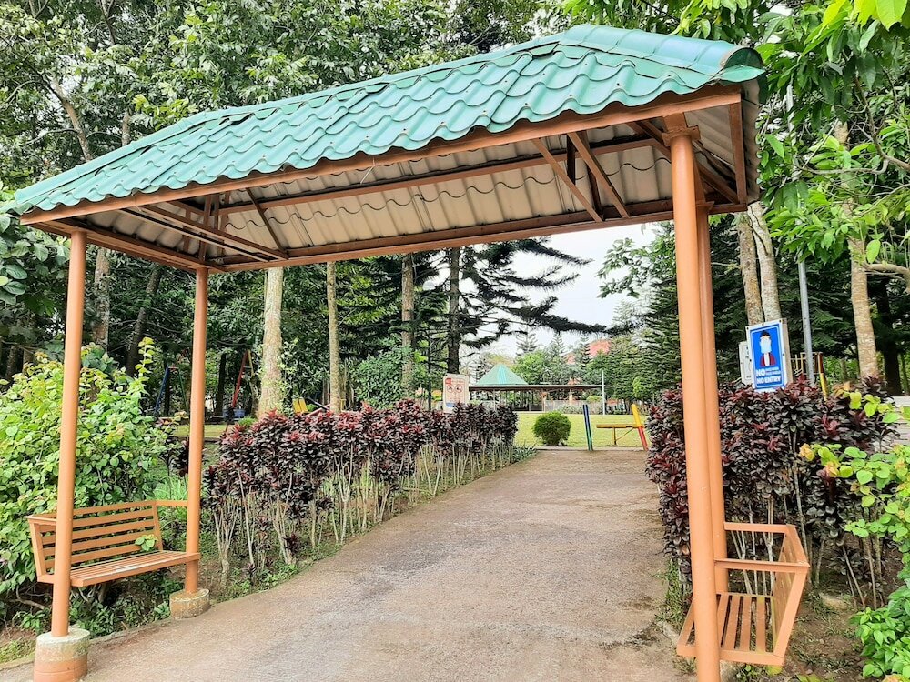 Фото Charming Tagaytay Vacation Home