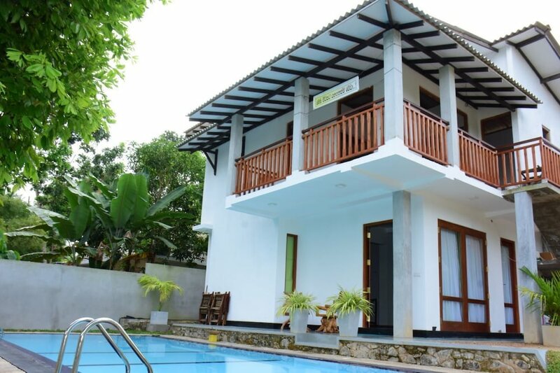 Гостиница Villa Blue Water Hikkaduwa в Хиккадуве