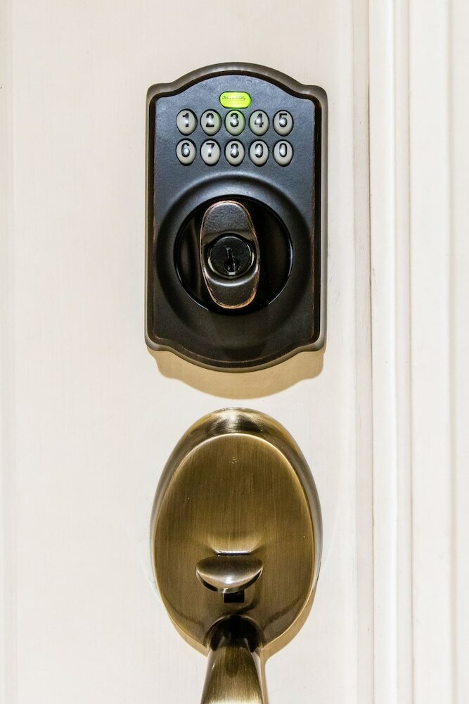 Фото Alcoves Greenbelt Park Place Makati