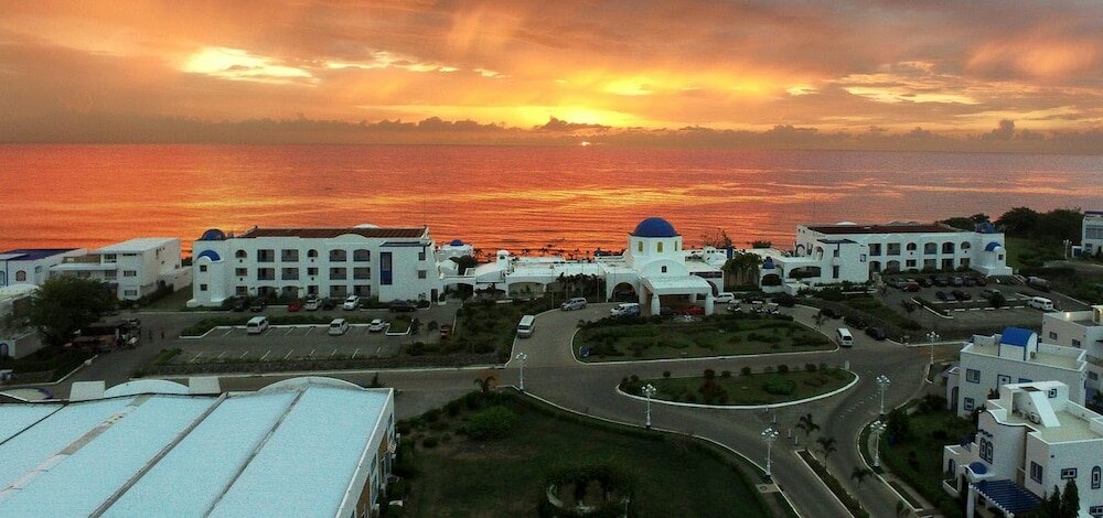 Фото Thunderbird Resorts - Poro Point