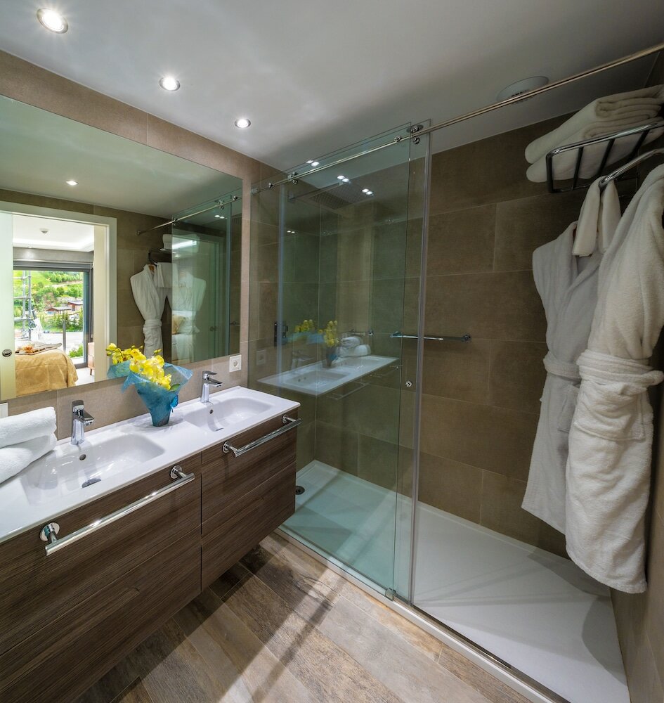 Фото Aparthotel Esquirol