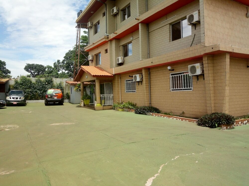 Фото Zambezi Inn Hotel