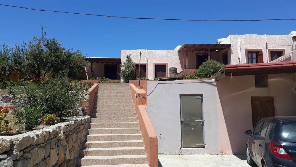 Фото Ambeles Apartments