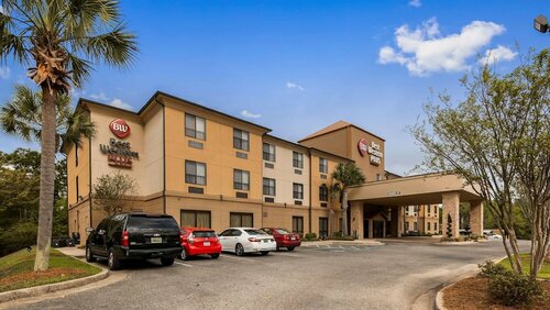 Гостиница Best Western Plus Daphne Inn & Suites в Дафни