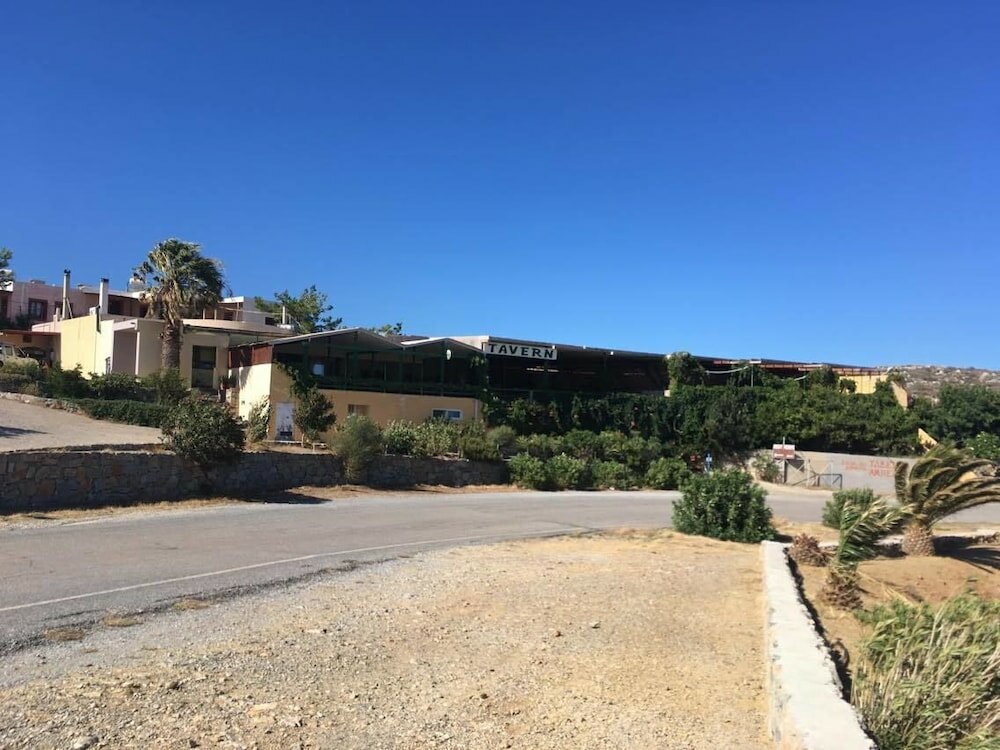 Фото Ambeles Apartments