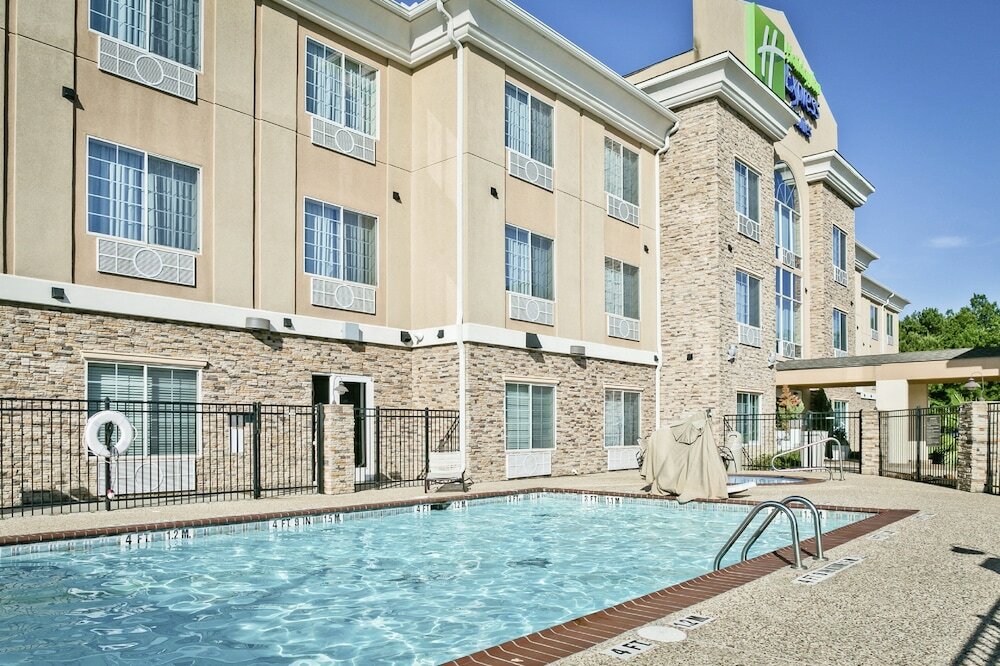 Фото Holiday Inn Express & Suites Carthage