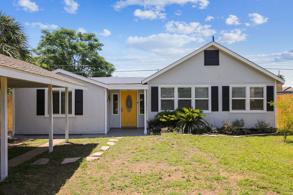 Фото Butterfly Bungalow