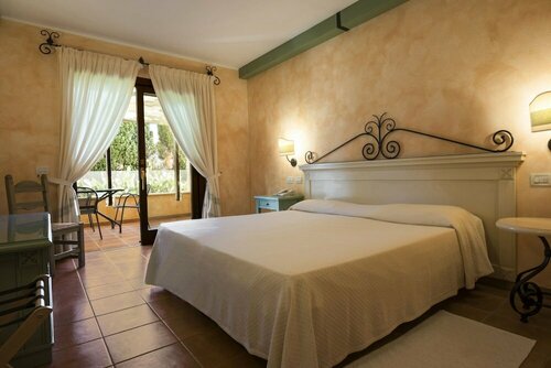 Гостиница Lantana Resort Hotel & Apartments
