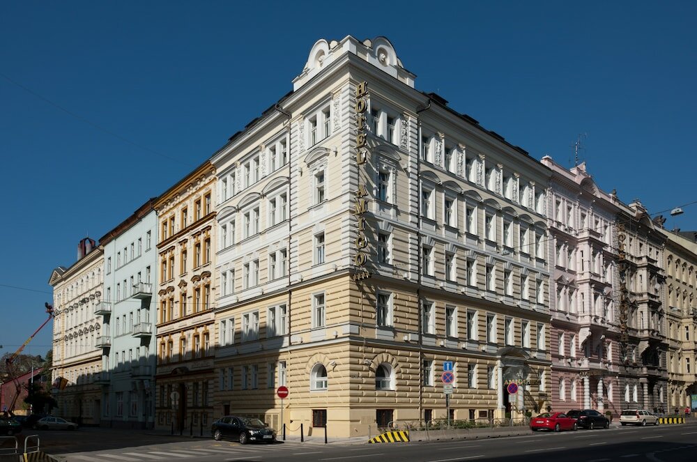 Фото Amigo City Centre Hotel