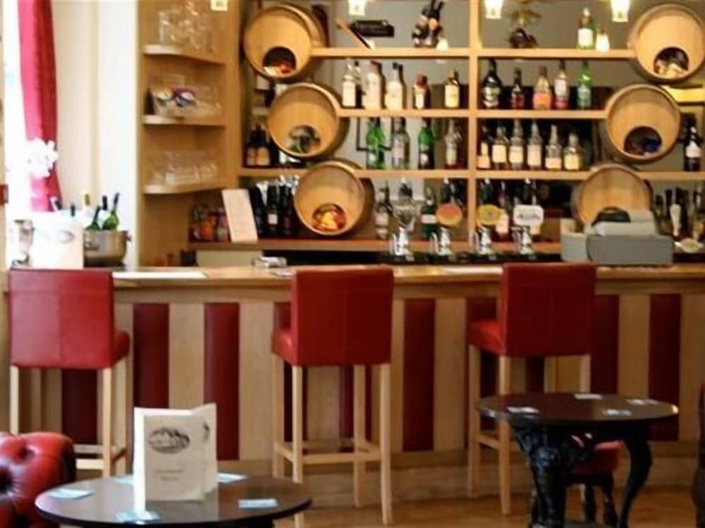 Фото The Forest Inn