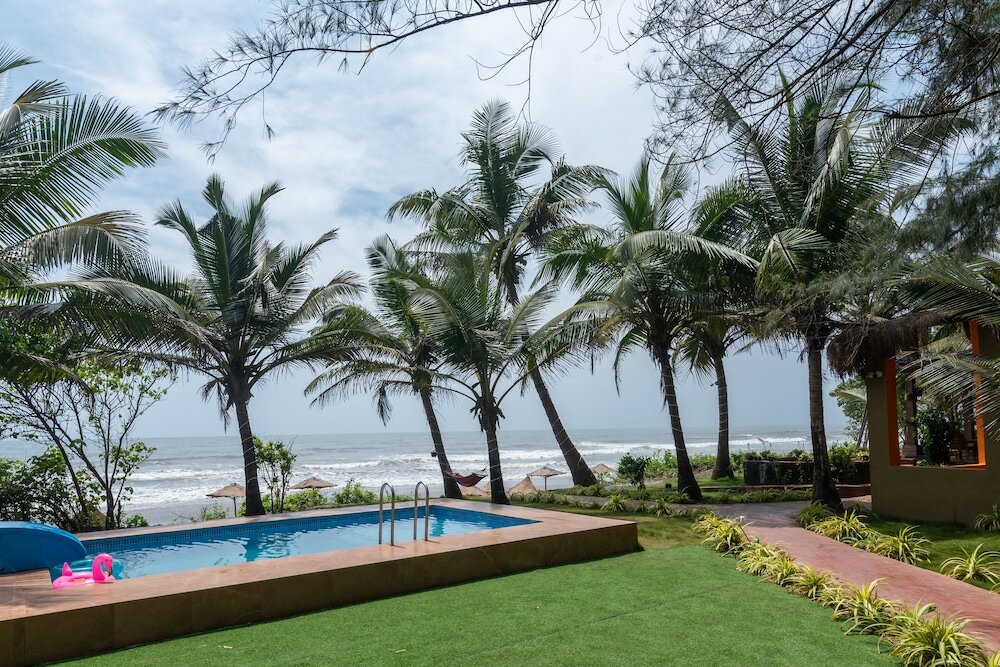 Фото Amadi Beach Front Resort